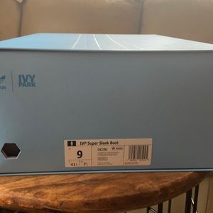 Ivy Park IVP Super Sleek Boot
